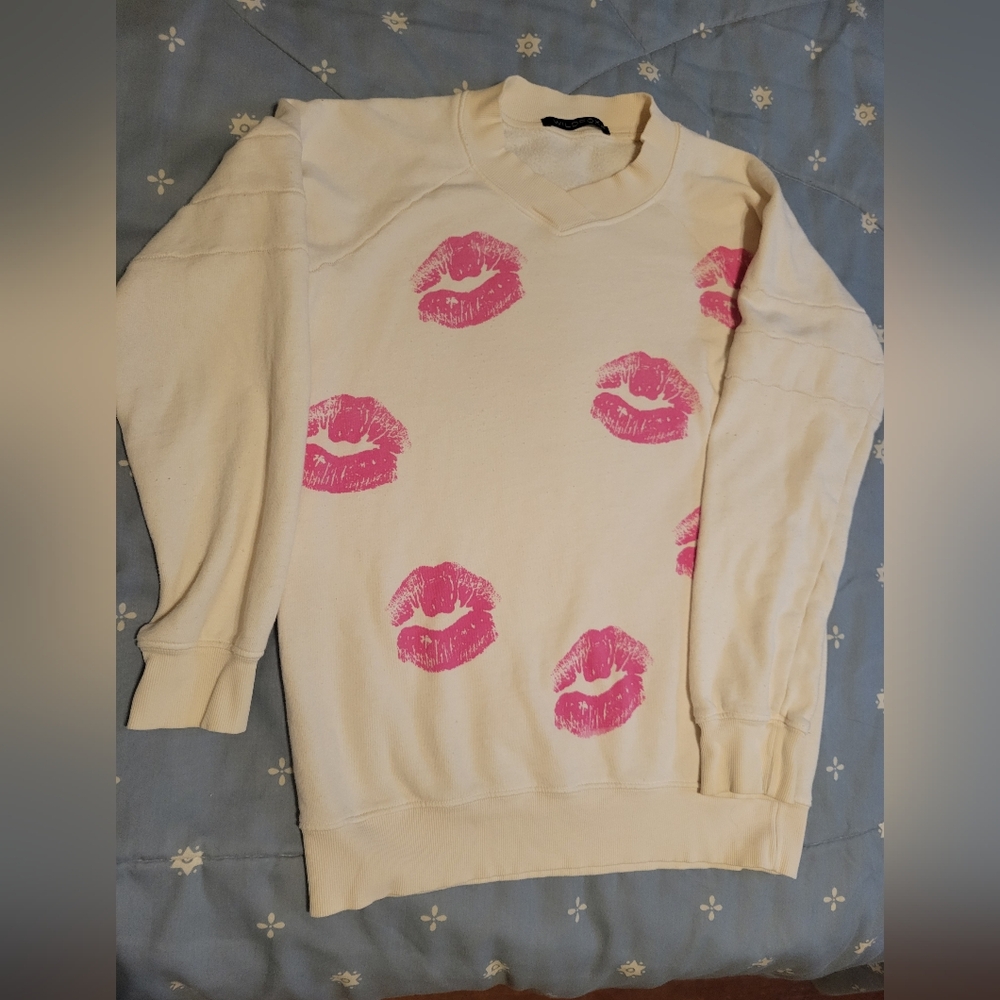 Wildfox Lips V-Neck Pullover
